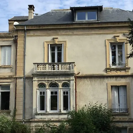 Les Marronniers