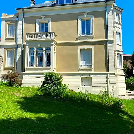 Les Marronniers Nocleg ze śniadaniem Saint-Didier-en-Velay