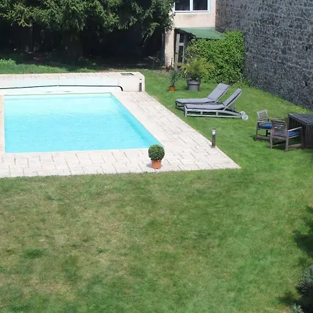 Les Marronniers Bed & Breakfast 3*