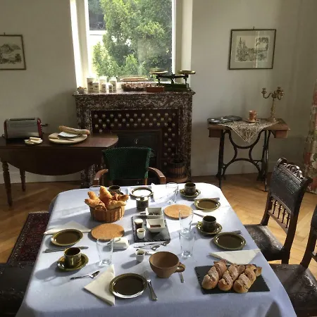 Les Marronniers Bed & Breakfast 3*